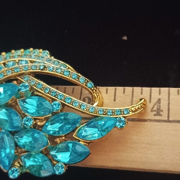 DROP DEAD GORGEOUS 4" BROOCH - Picture 4 of 5